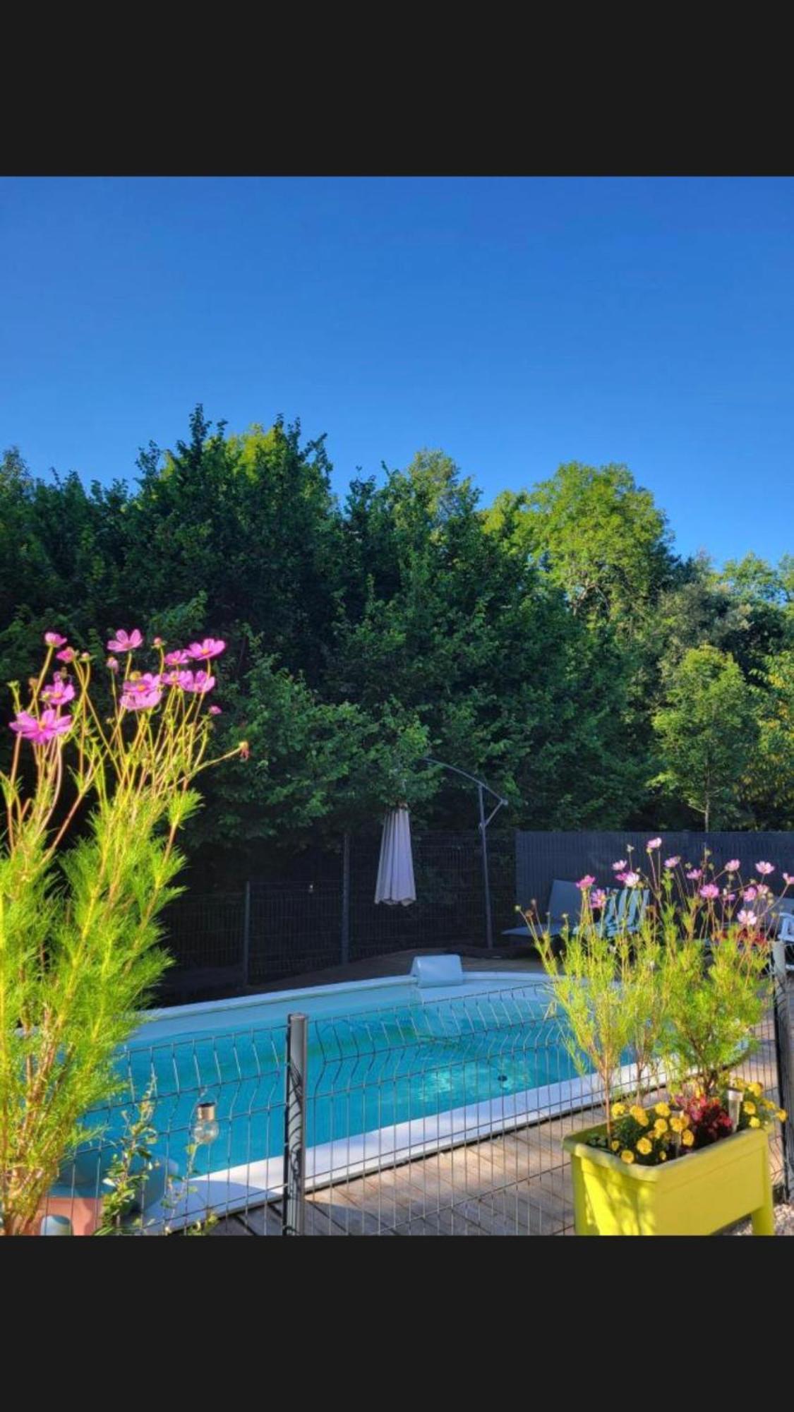 Au Bord De L Eau Bed & Breakfast Surba Exterior photo