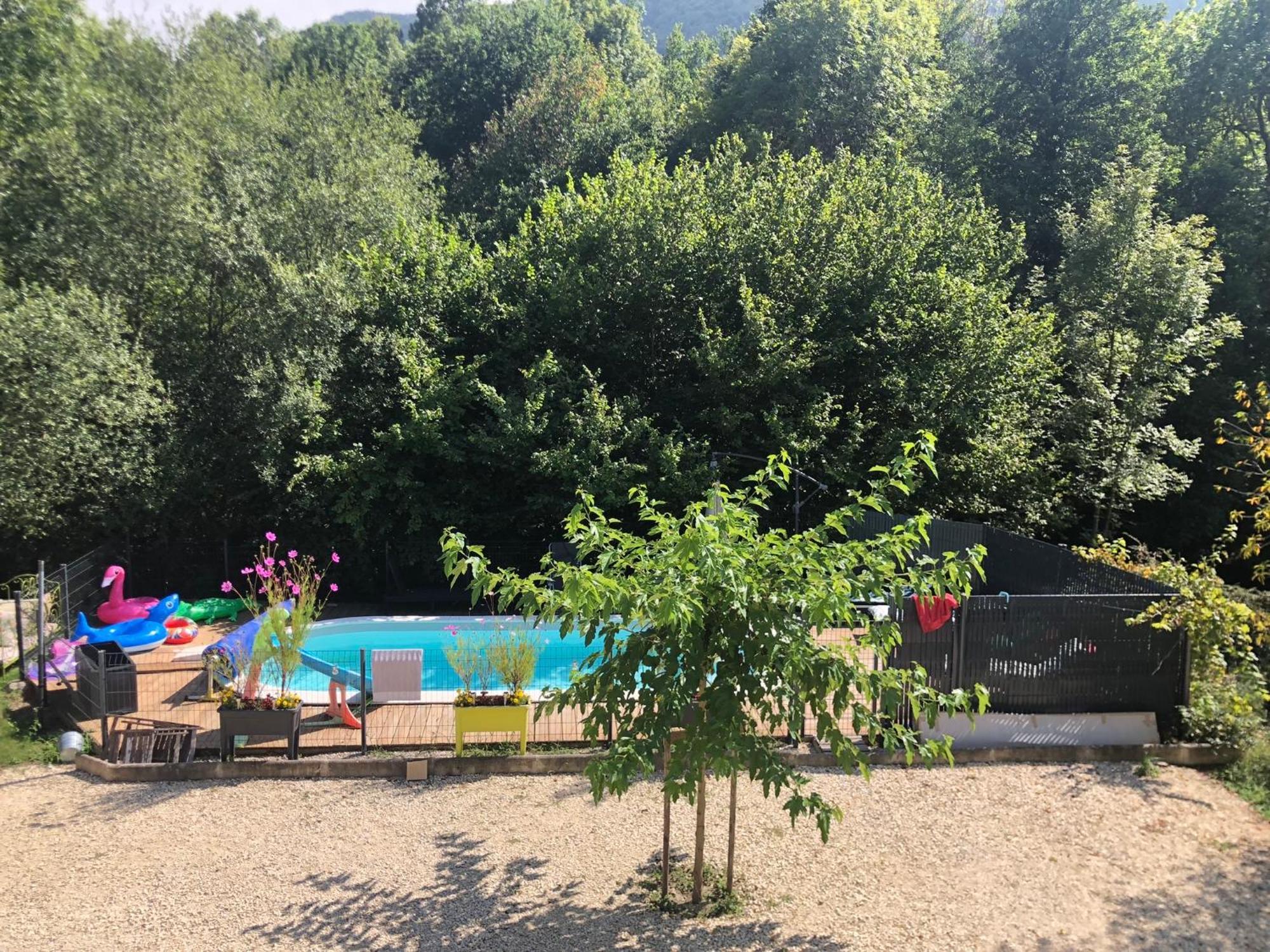 Au Bord De L Eau Bed & Breakfast Surba Exterior photo