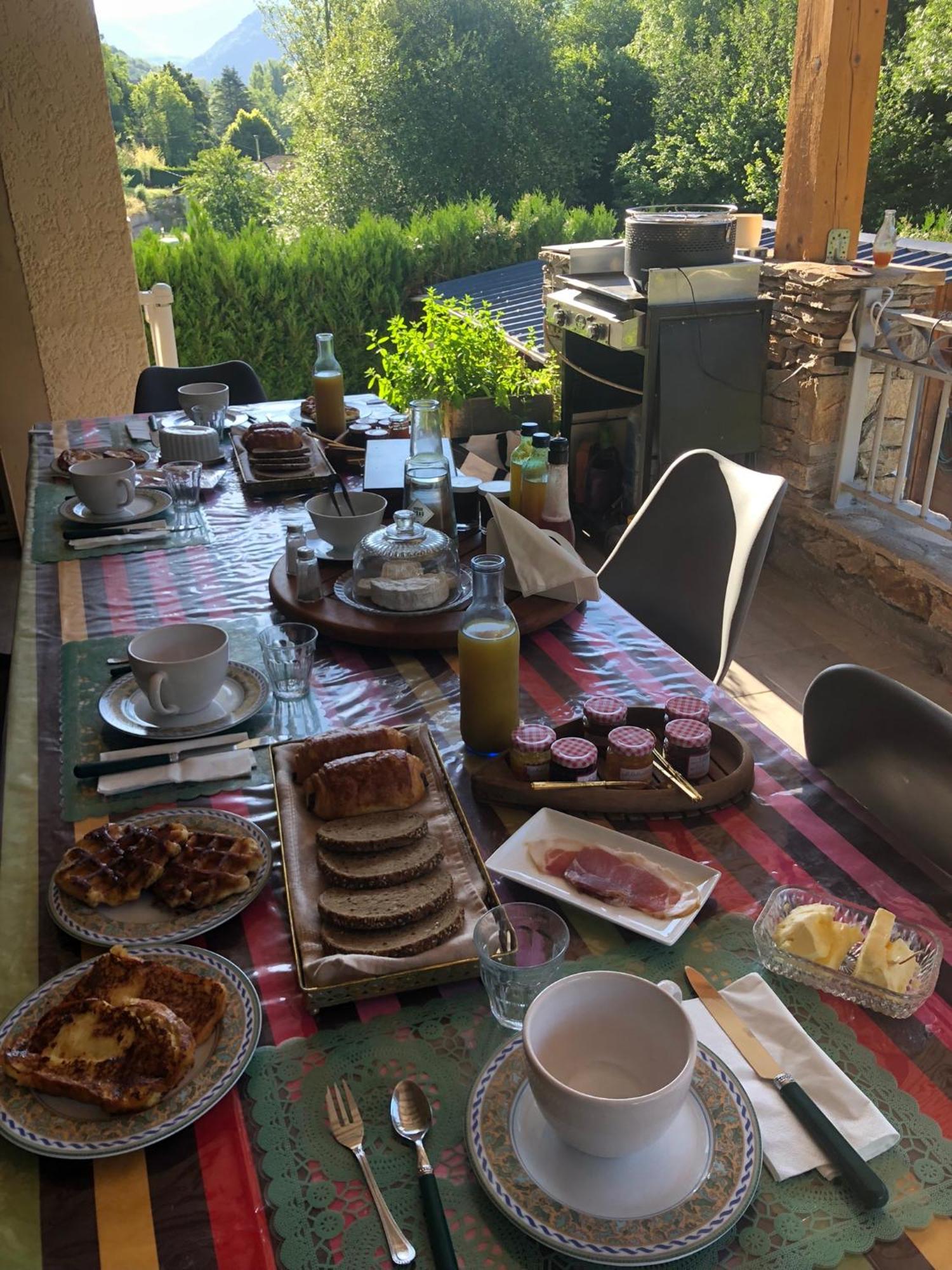 Au Bord De L Eau Bed & Breakfast Surba Exterior photo